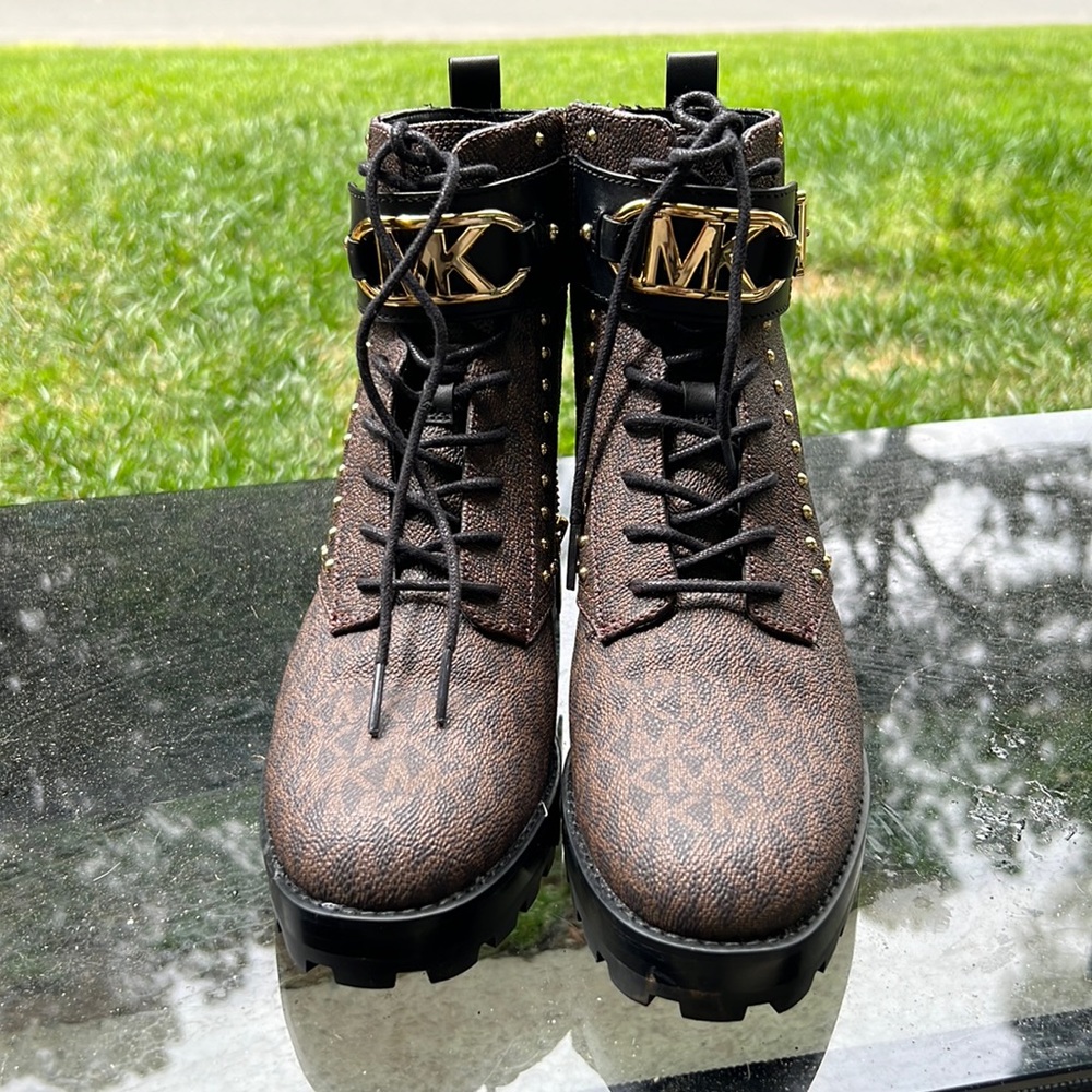Brand new boots only worn once